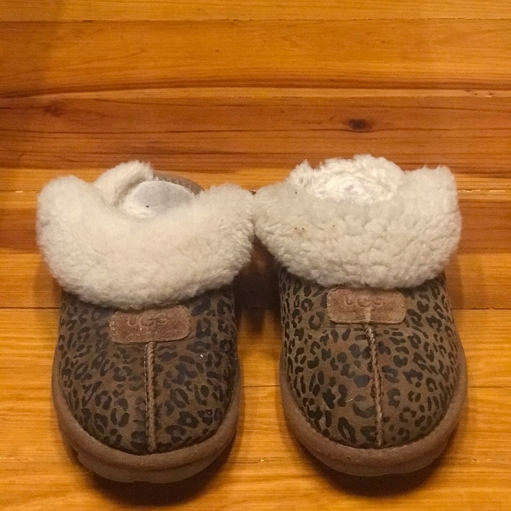 Leopard print UGG slippers
